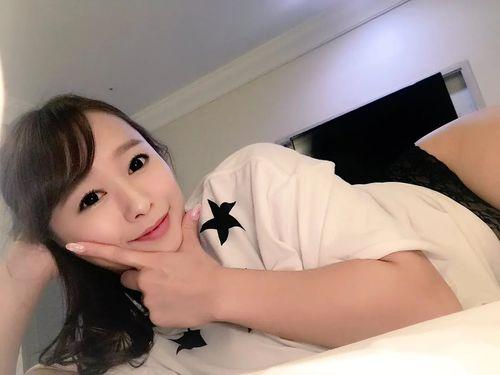 白石茉莉奈照片,光影交织下的时尚女神